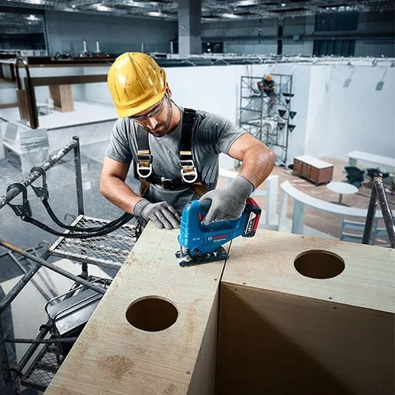 Bosch GST 183-LI Professional  - đánh giá và giá Woodworking Multi Tool